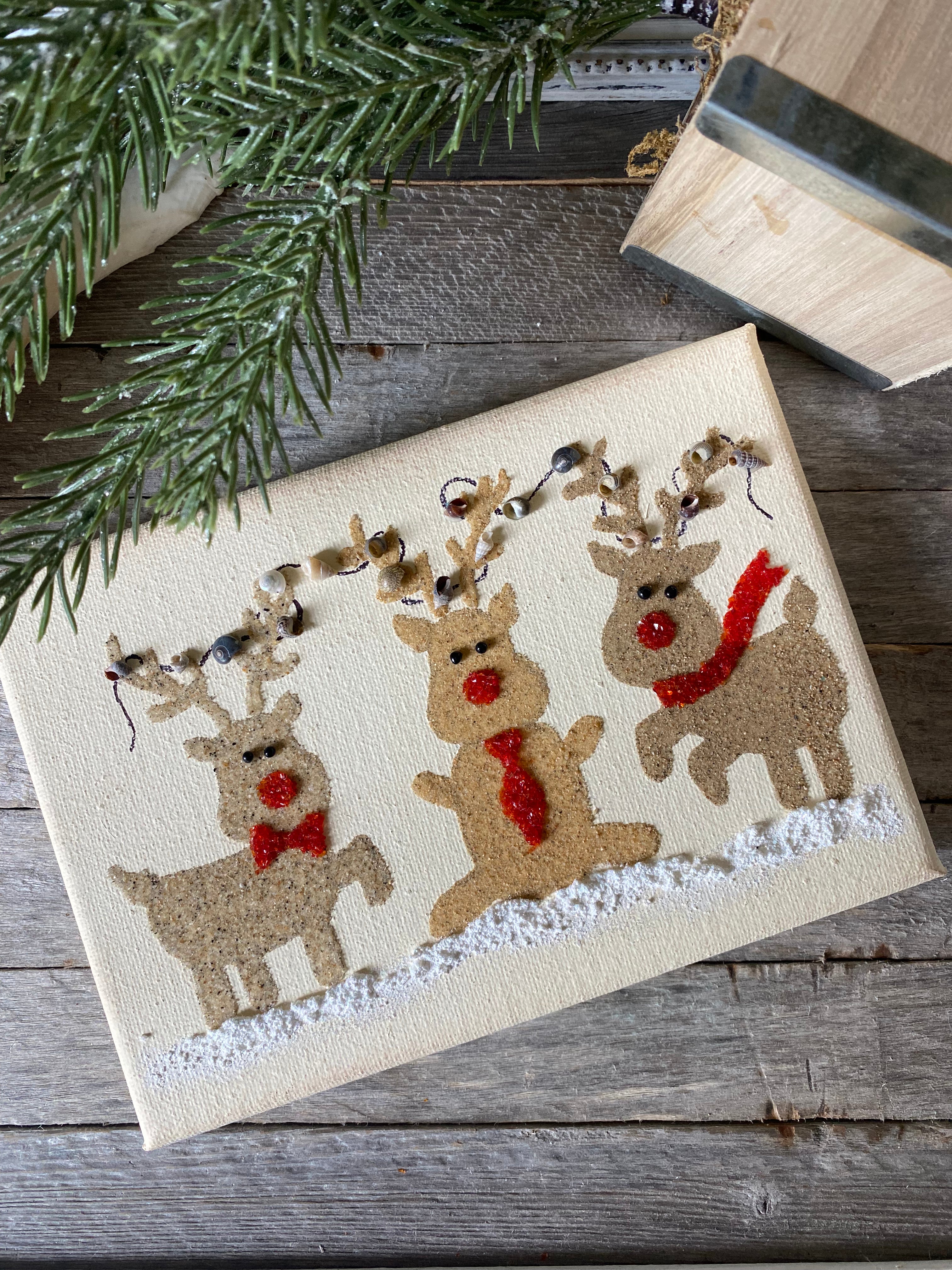 T3071 5x7 reindeer with shell garland