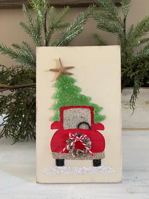 T1599 large wood red truck/tree