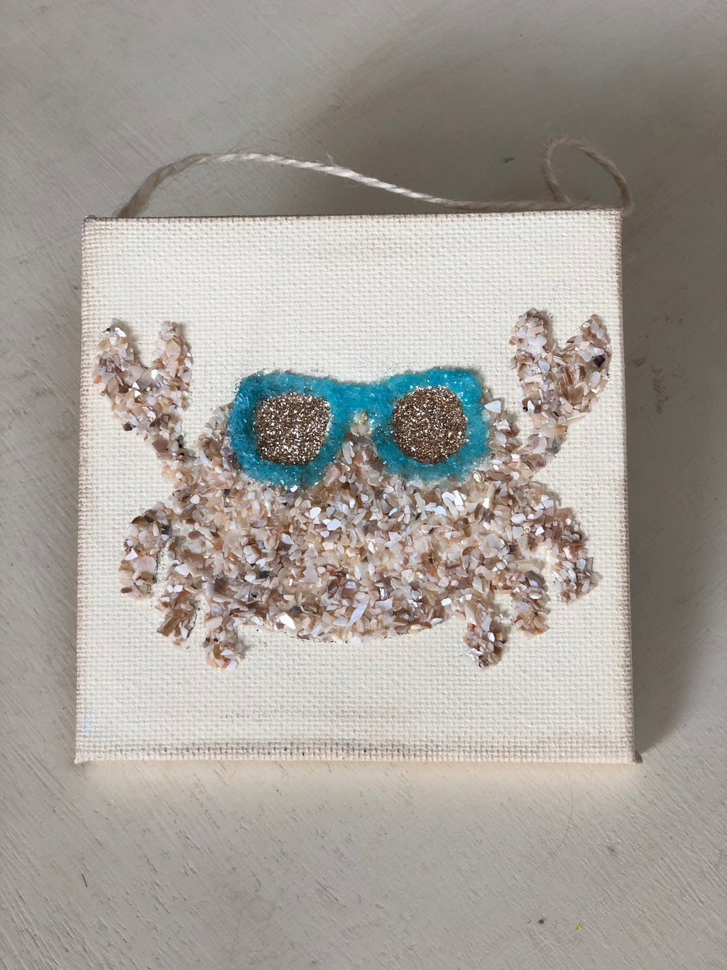 T1573 crab with sunnies