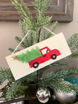 T1598 wood hanging red truck/tree